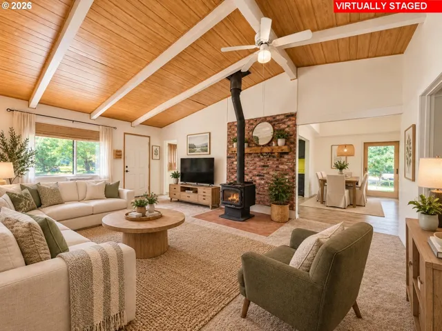 Living Room/Entrance