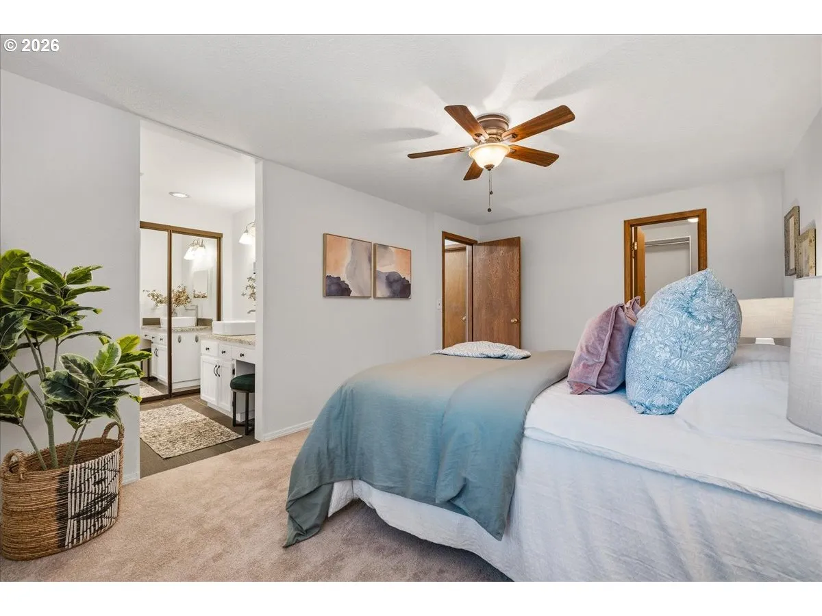 Bedroom, Primary-Ceiling Fan
