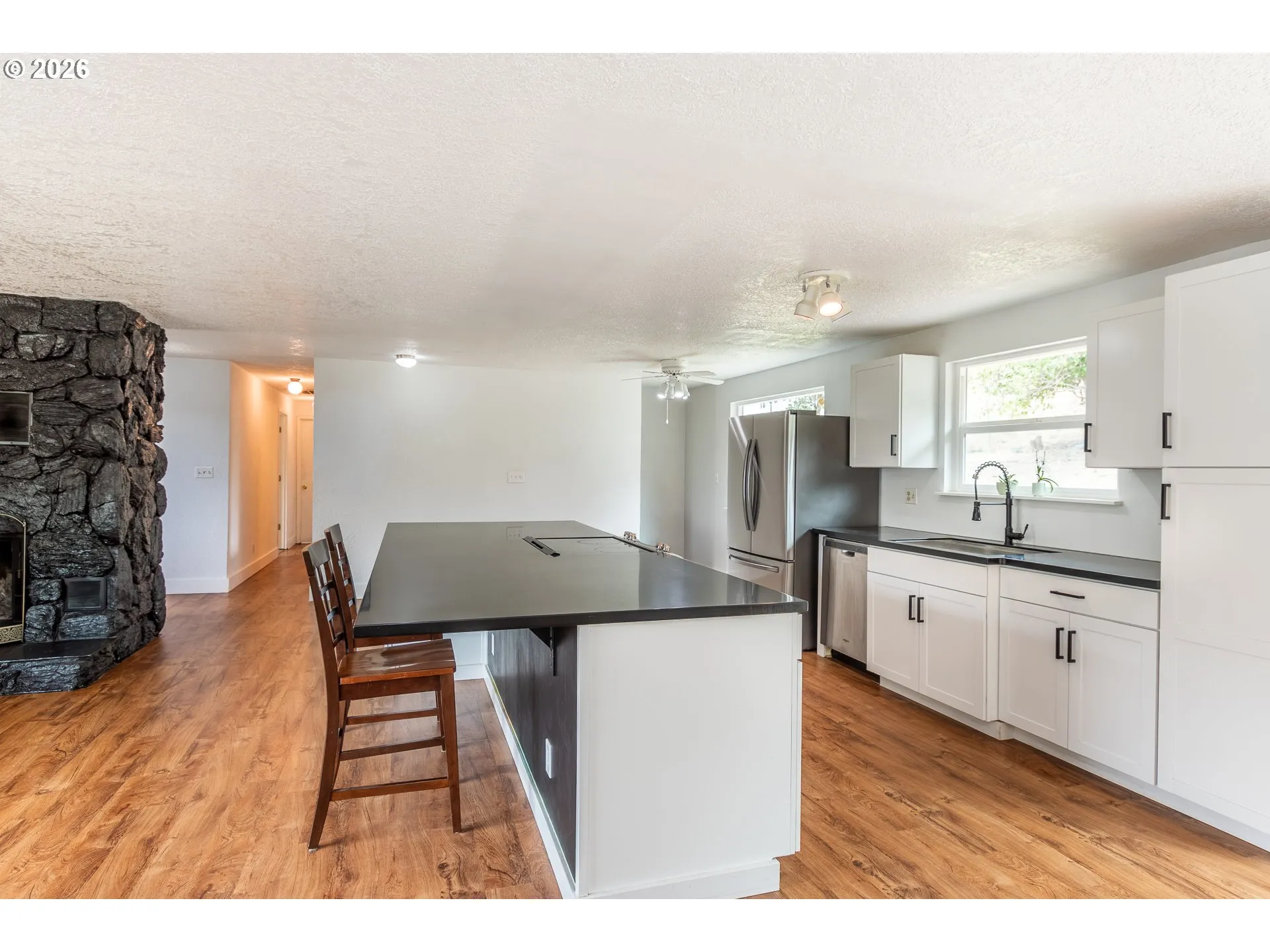 Kitchen-Cooking Island