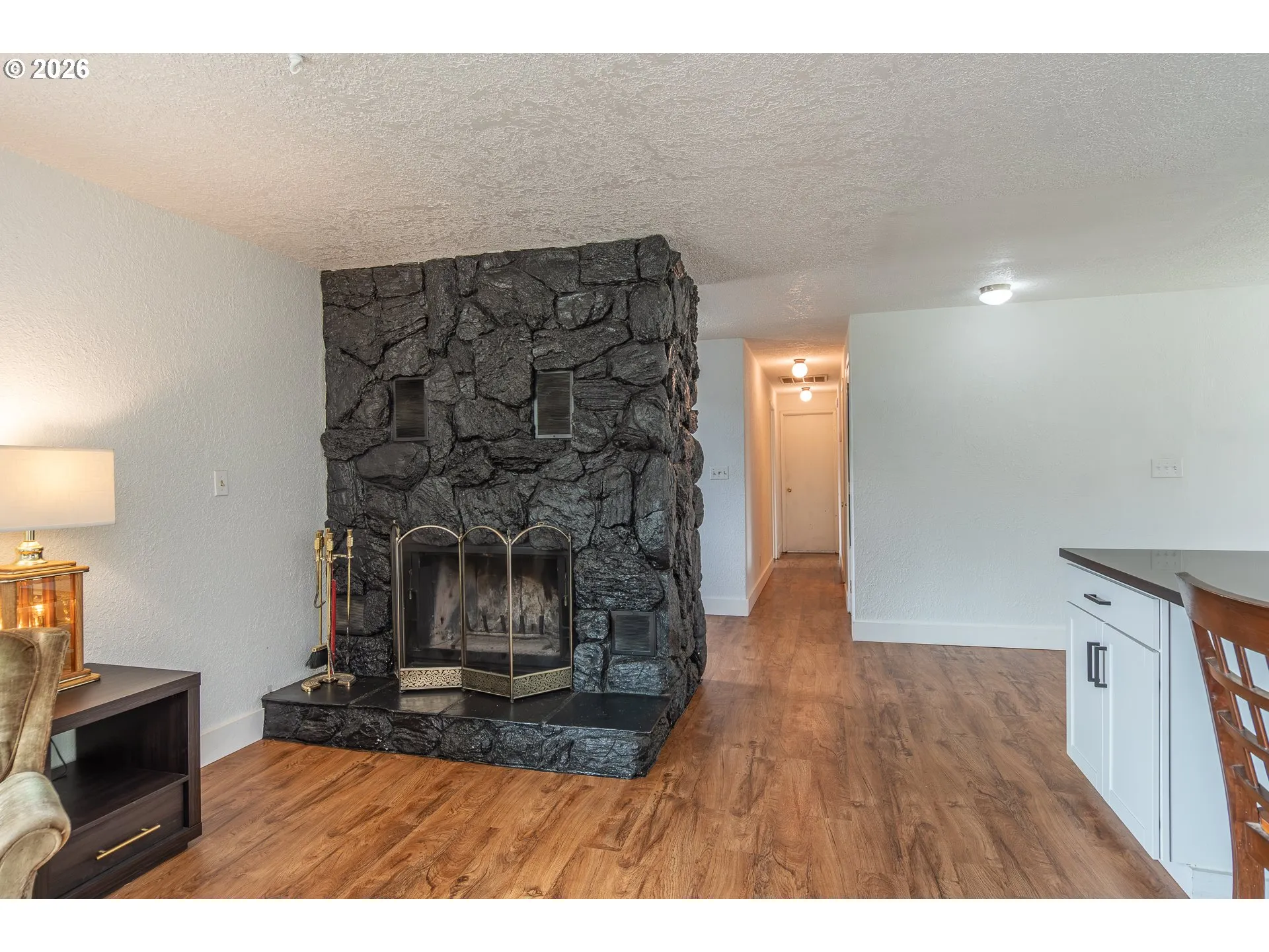 Living Room-Fireplace