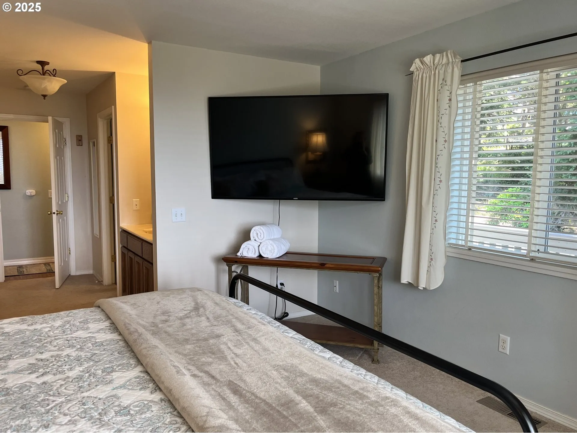 Bedroom, Primary