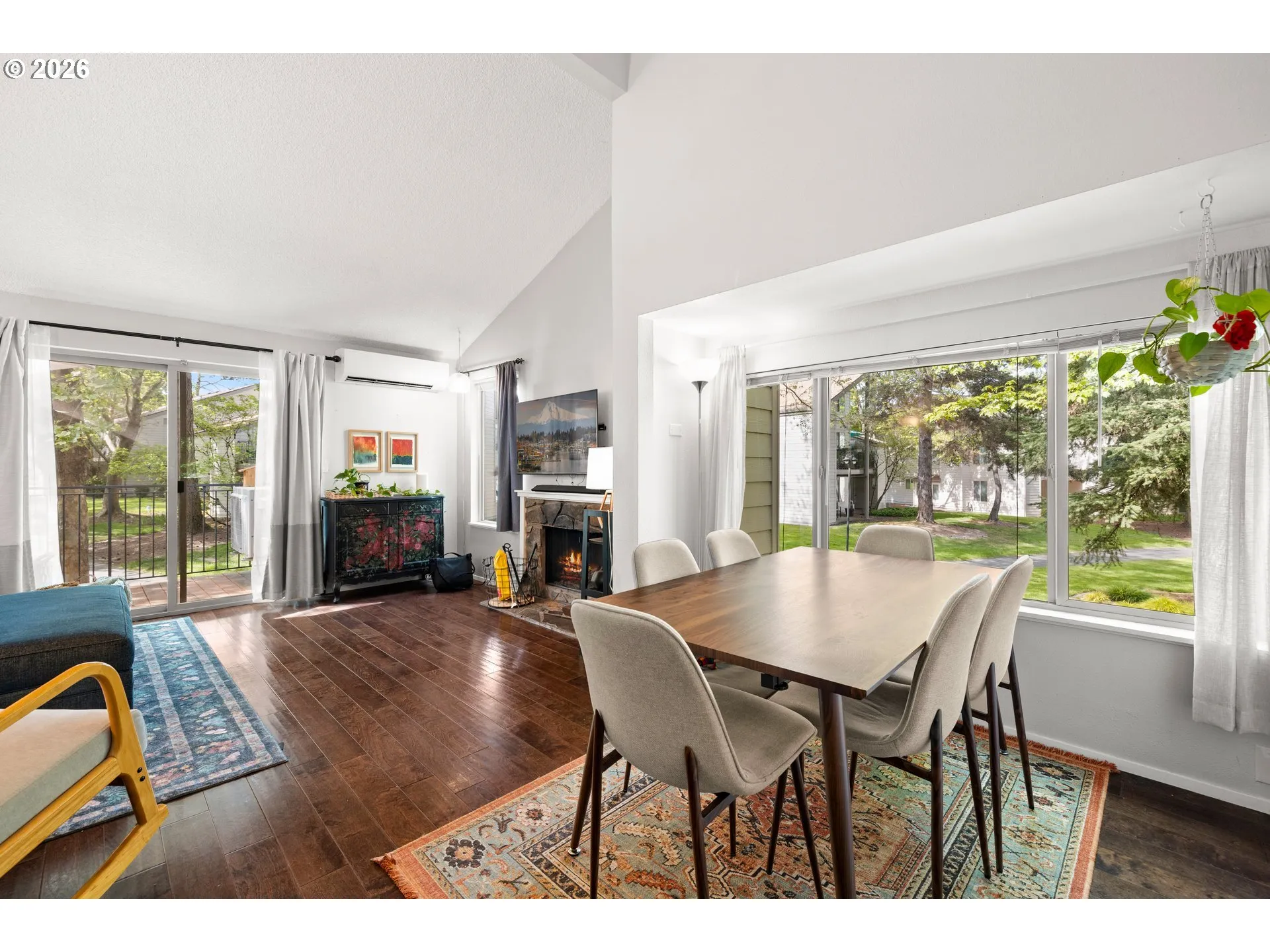 Living Room/Dining Room