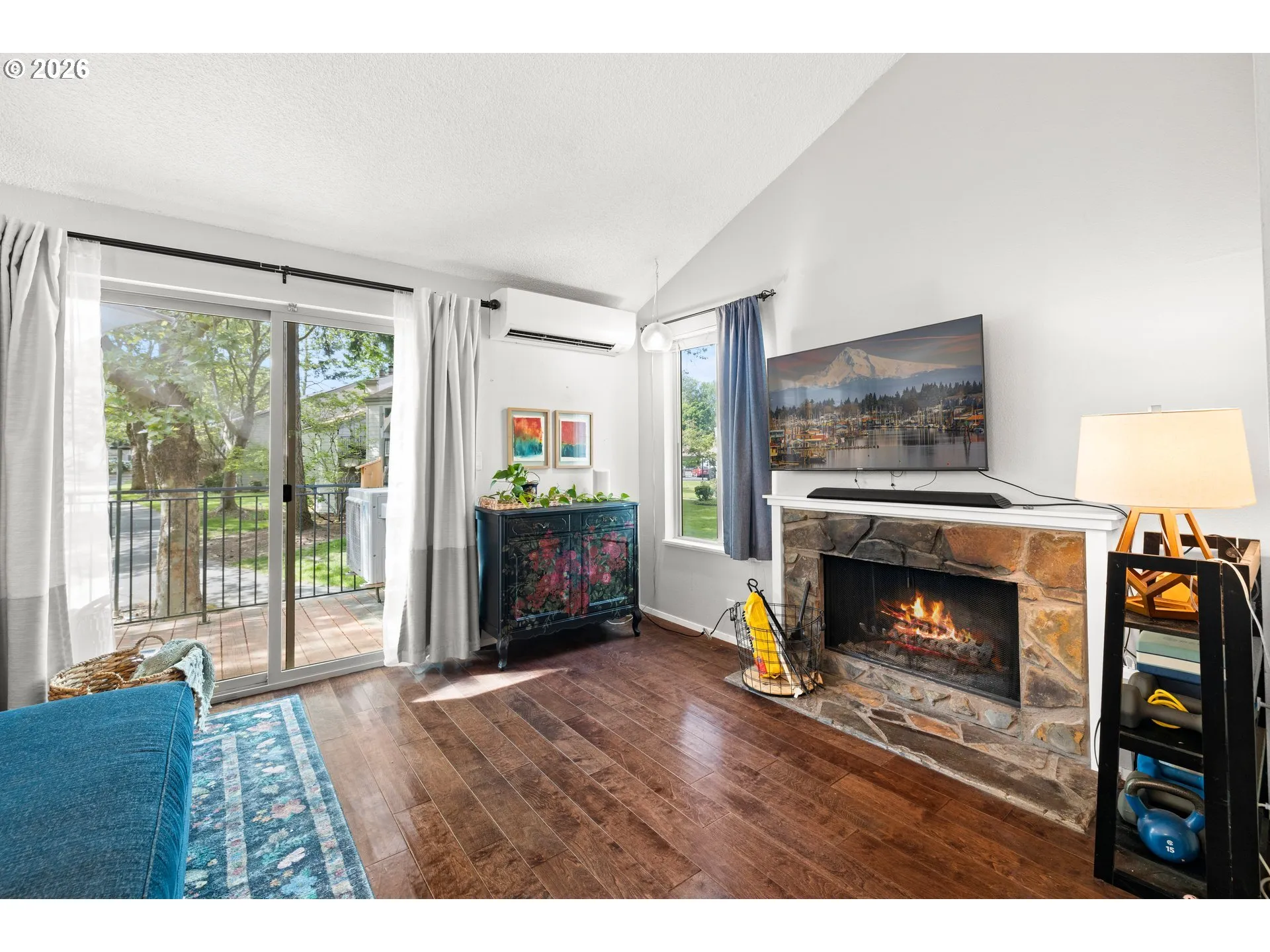 Living Room-Fireplace