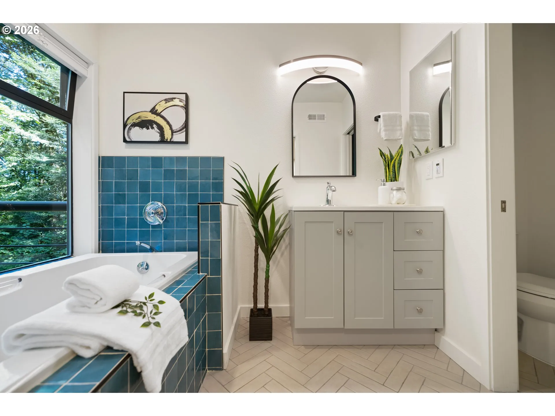 Bathroom, Attached-Lower