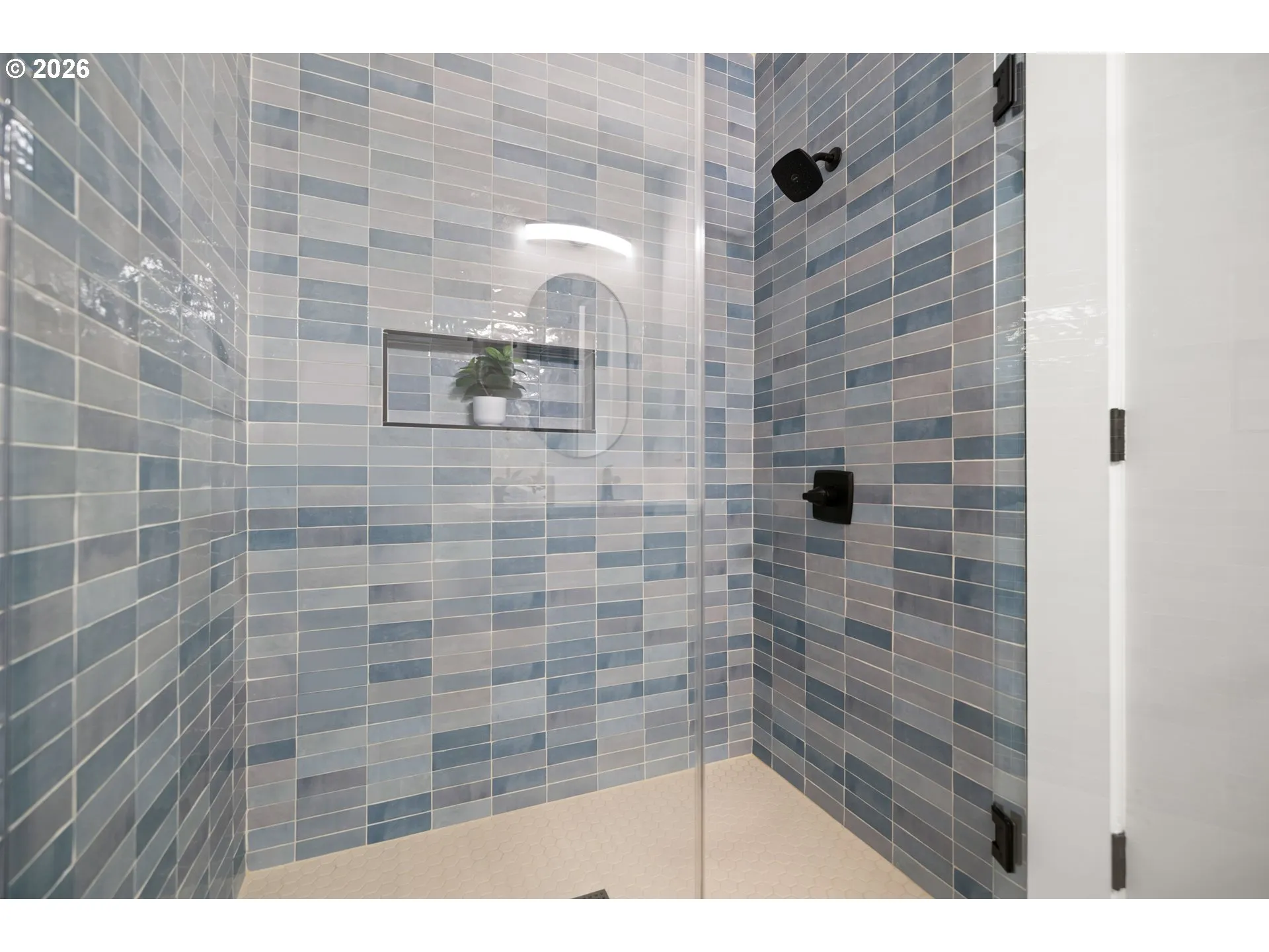 Bathroom-Walk in Shower