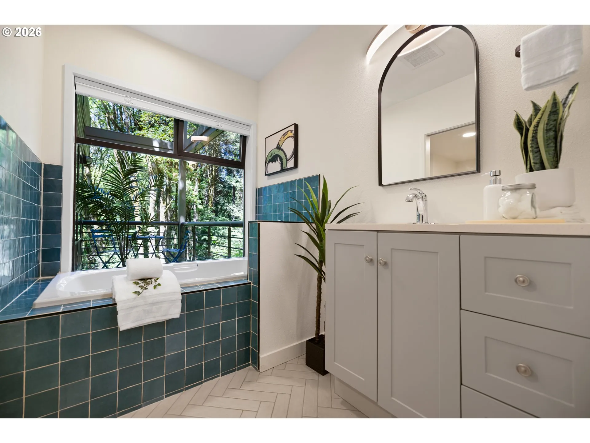 Bathroom, Attached-Garden Tub