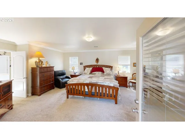 Bedroom, Primary
