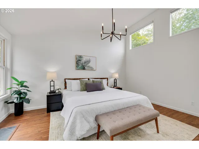 Bedroom, Owner's Suite-Vaulted Ceilings