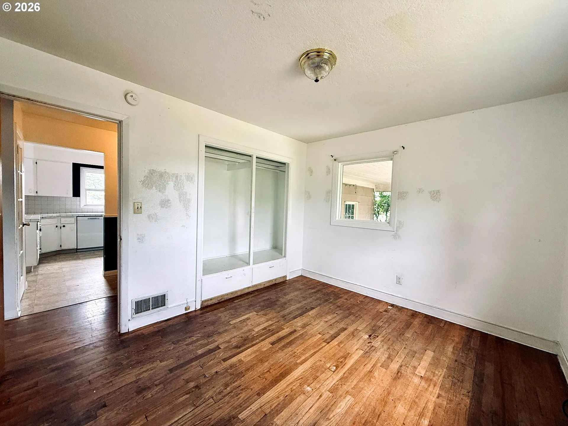 Bedroom-Main