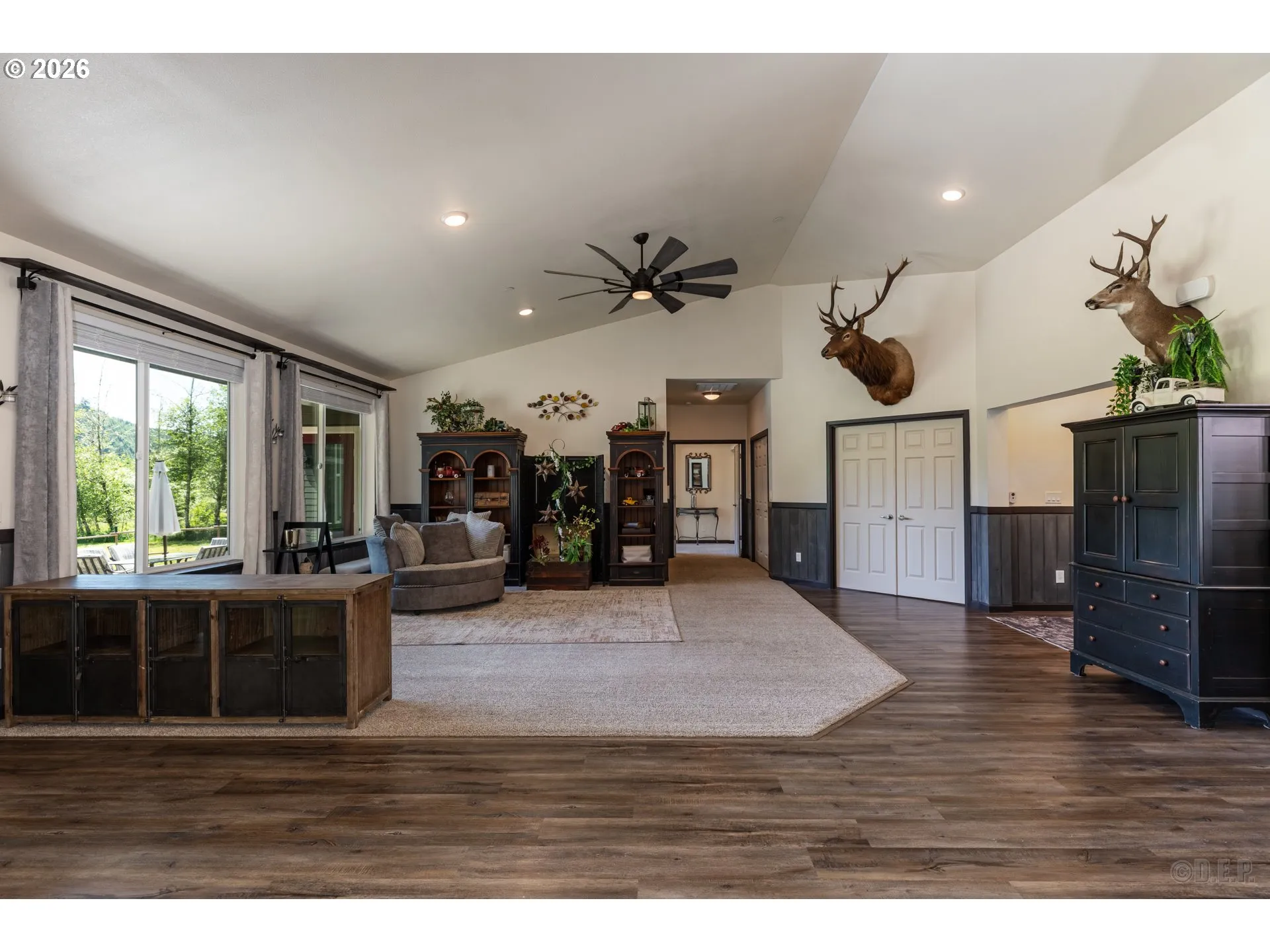 Living Room-Vaulted Ceilings