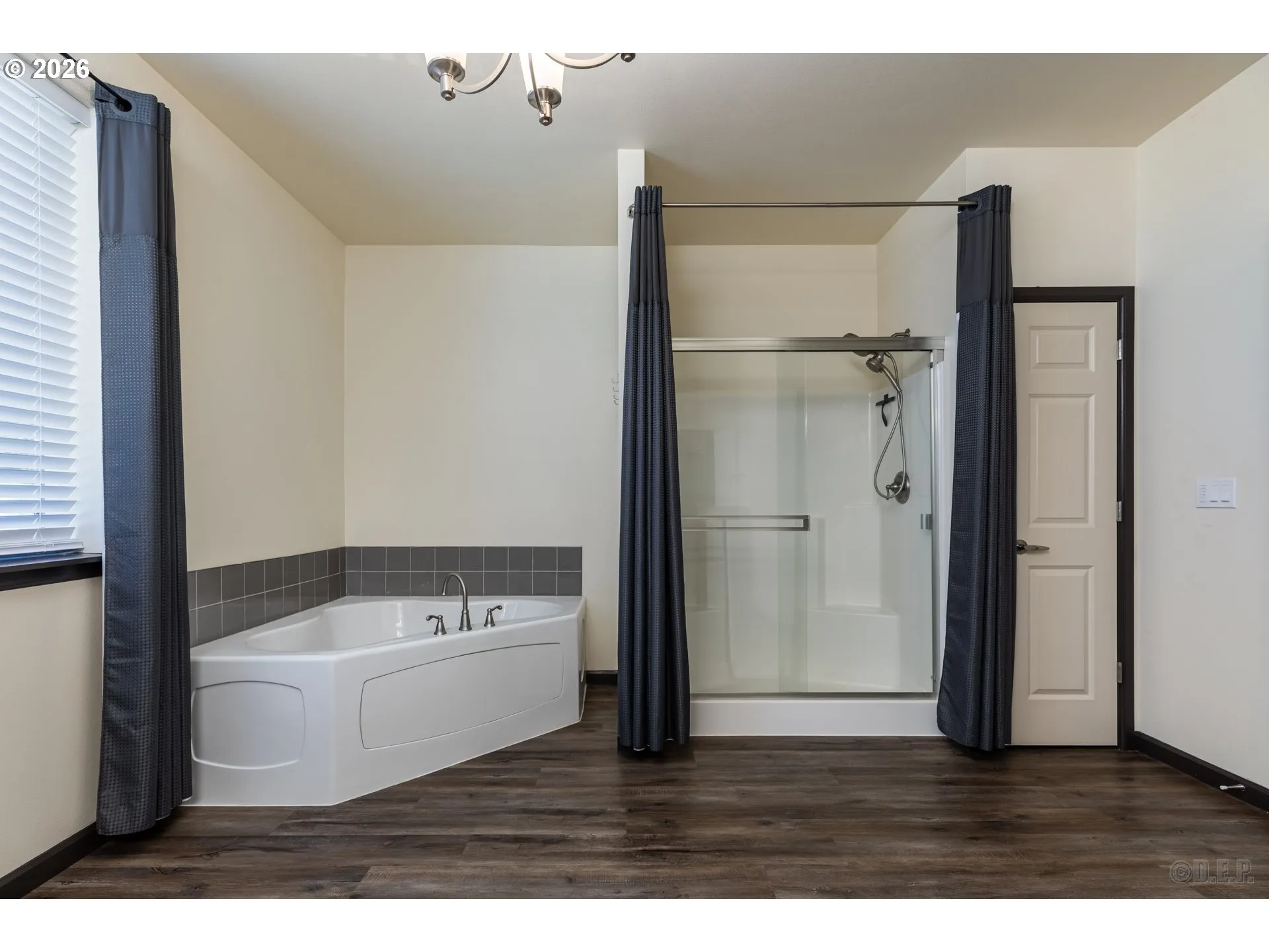 Bathroom, Attached-Garden Tub