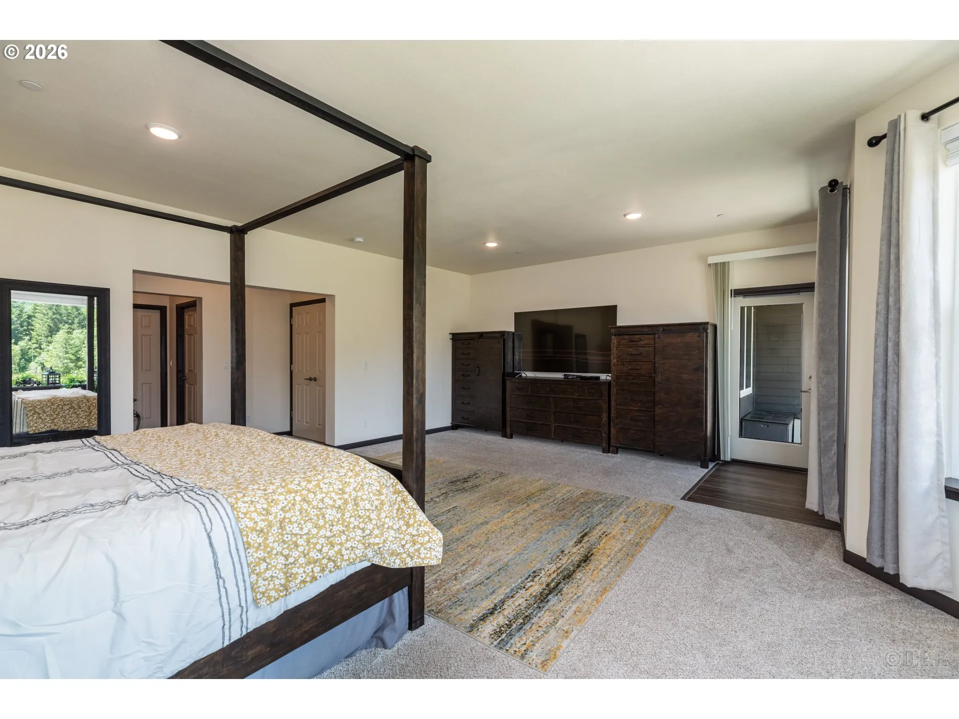 Bedroom, Primary