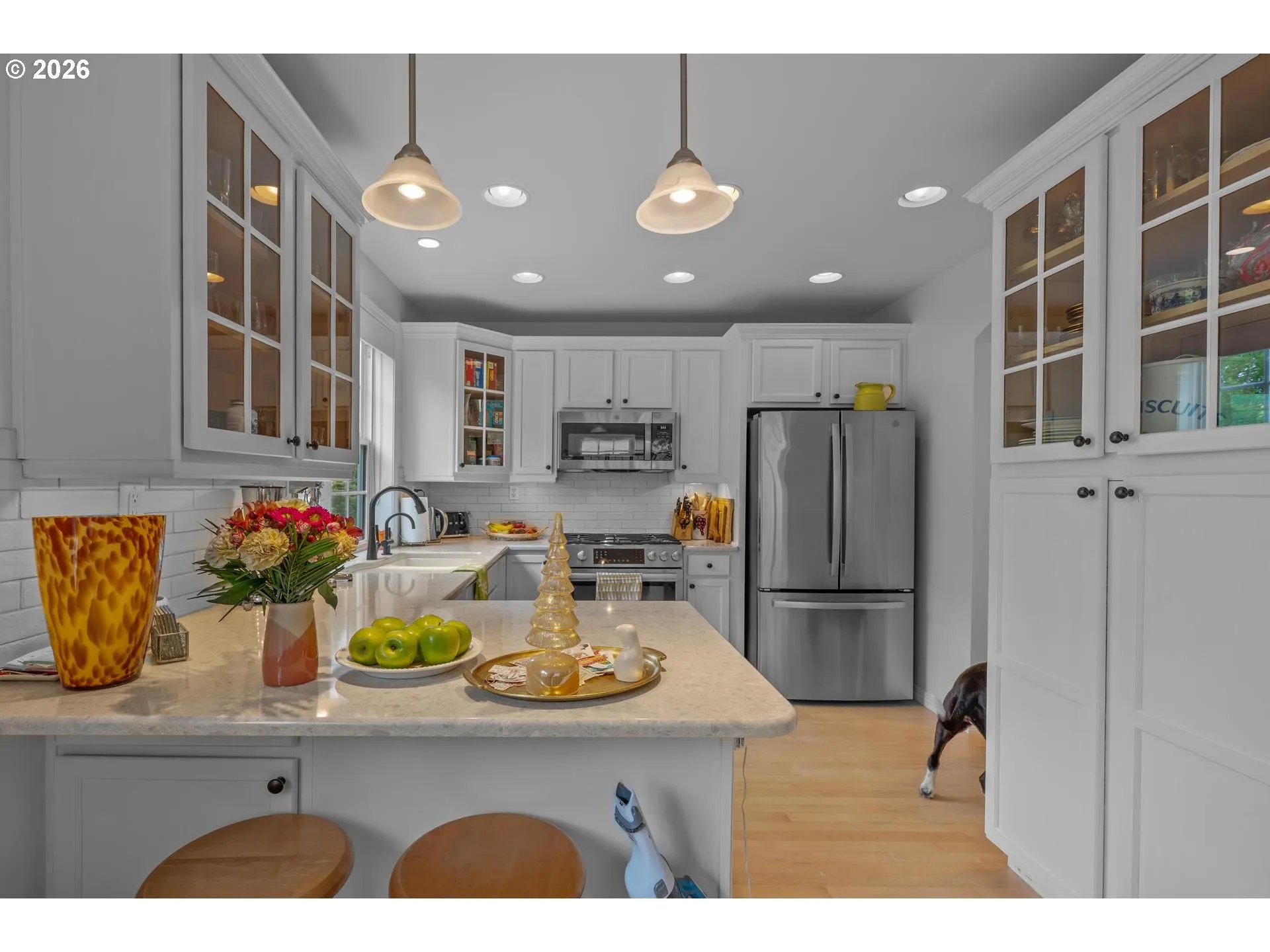 Kitchen-Breakfast Bar
