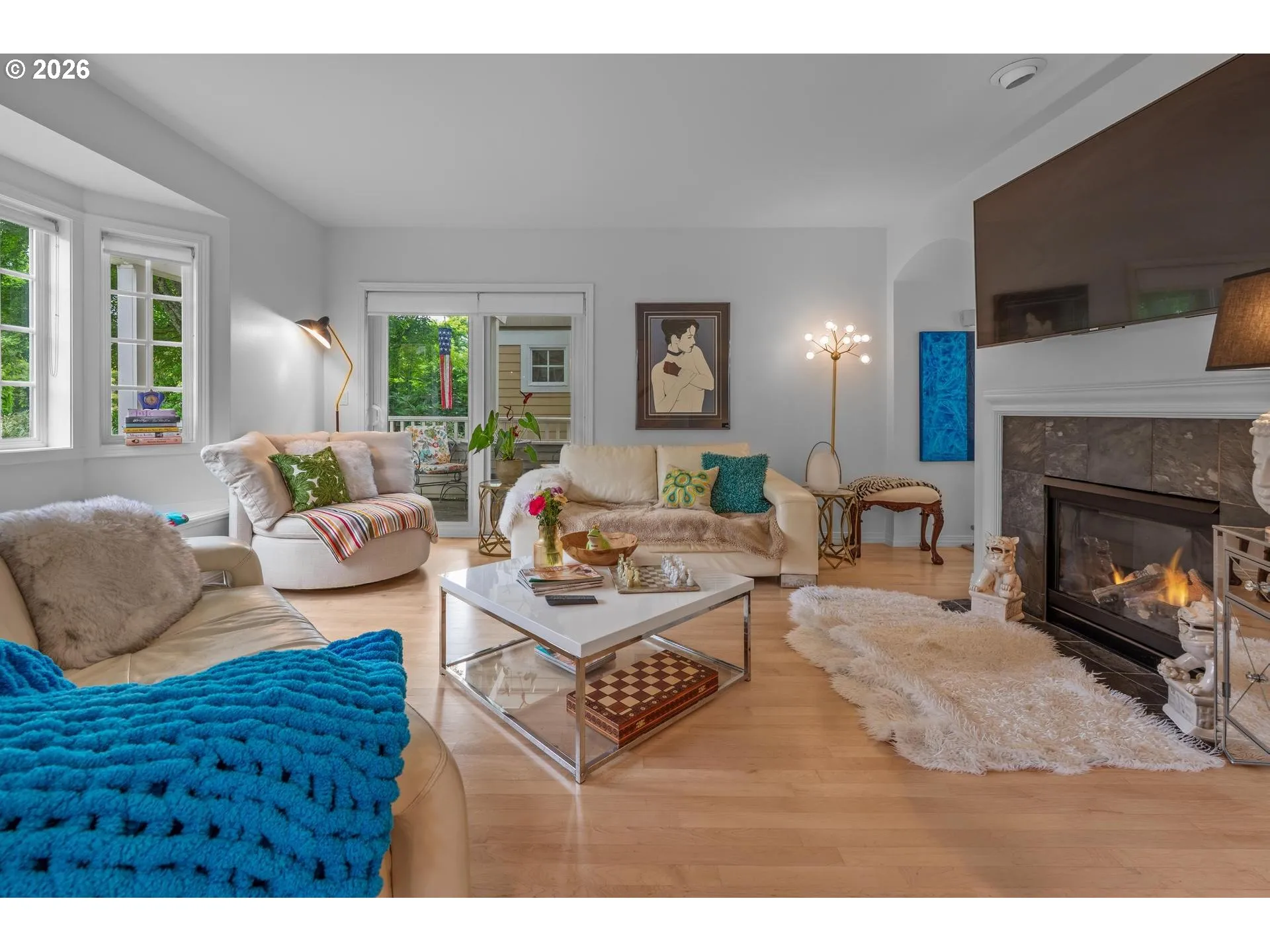 Living Room-Fireplace