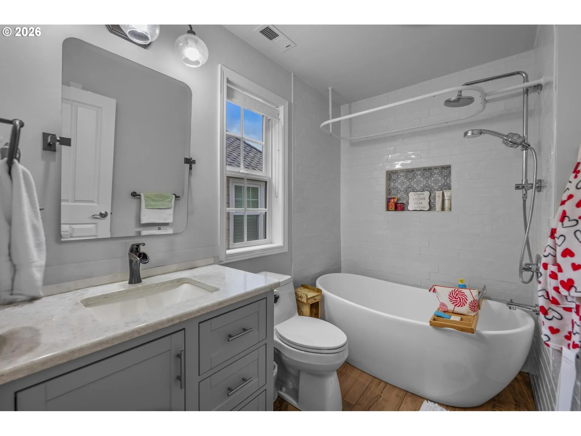 En Suite Bathroom-Upper