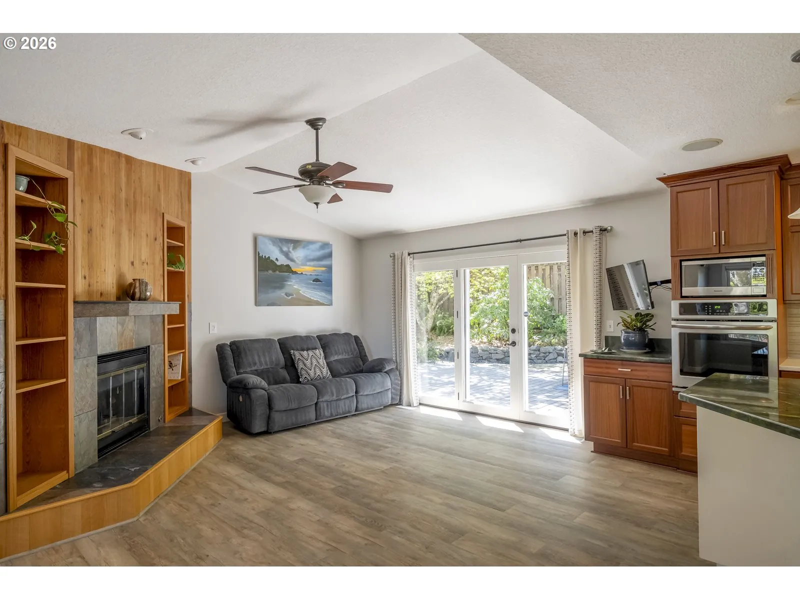 Kitchen/Living Room-Ceiling Fan