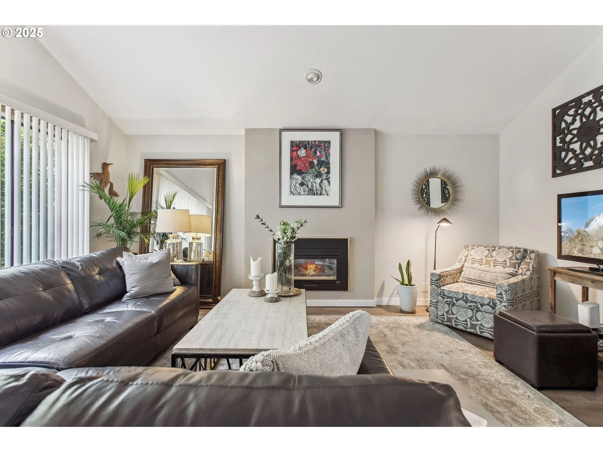 Living Room-Ceiling Fan