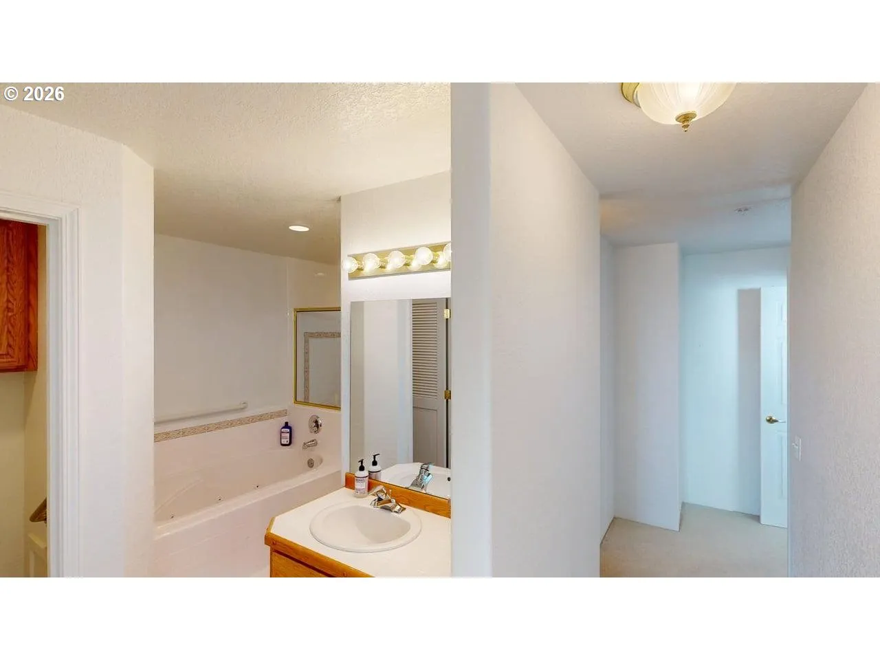 Bathroom, Attached