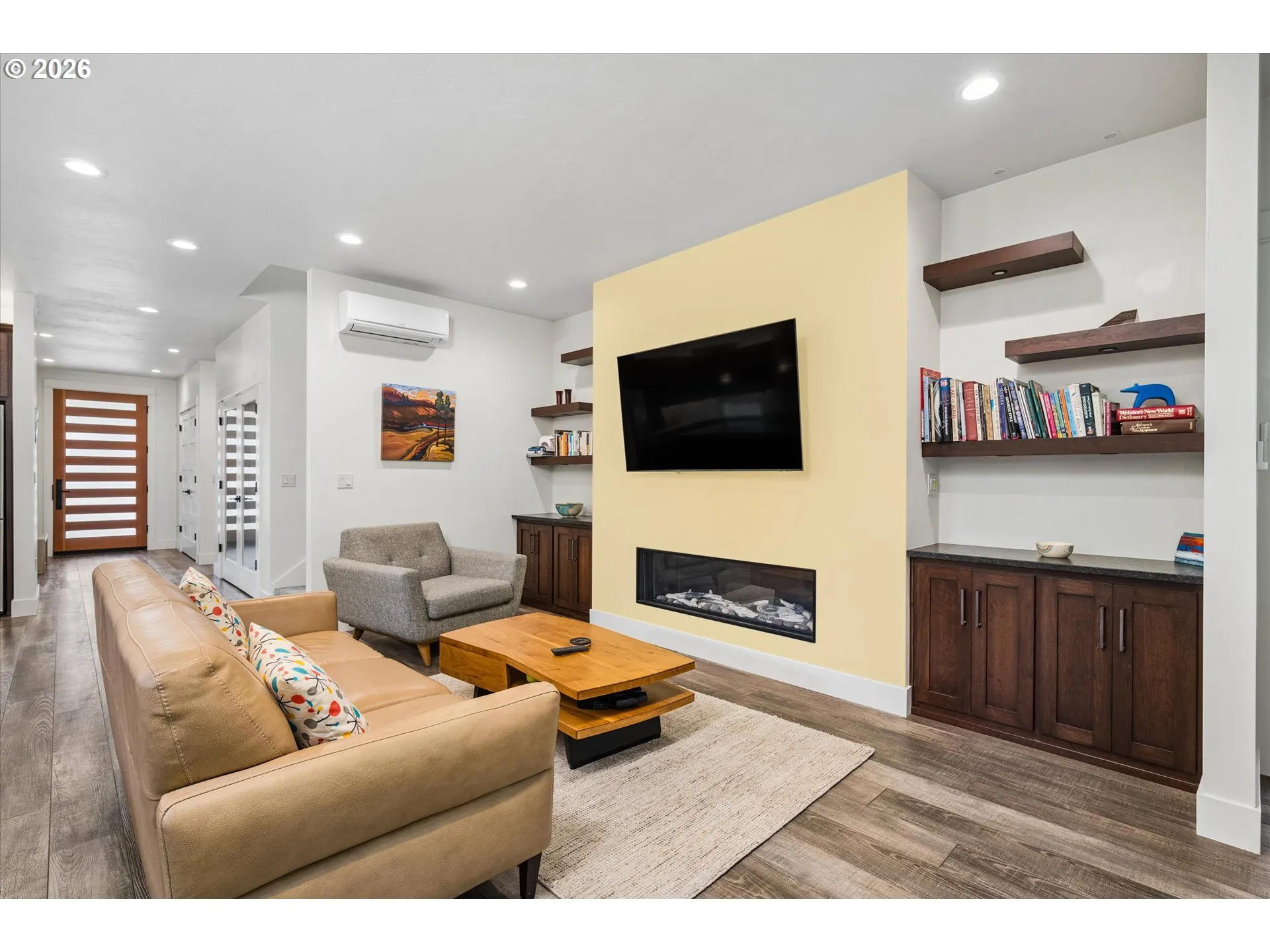 Living Room-Built-In Shelving
