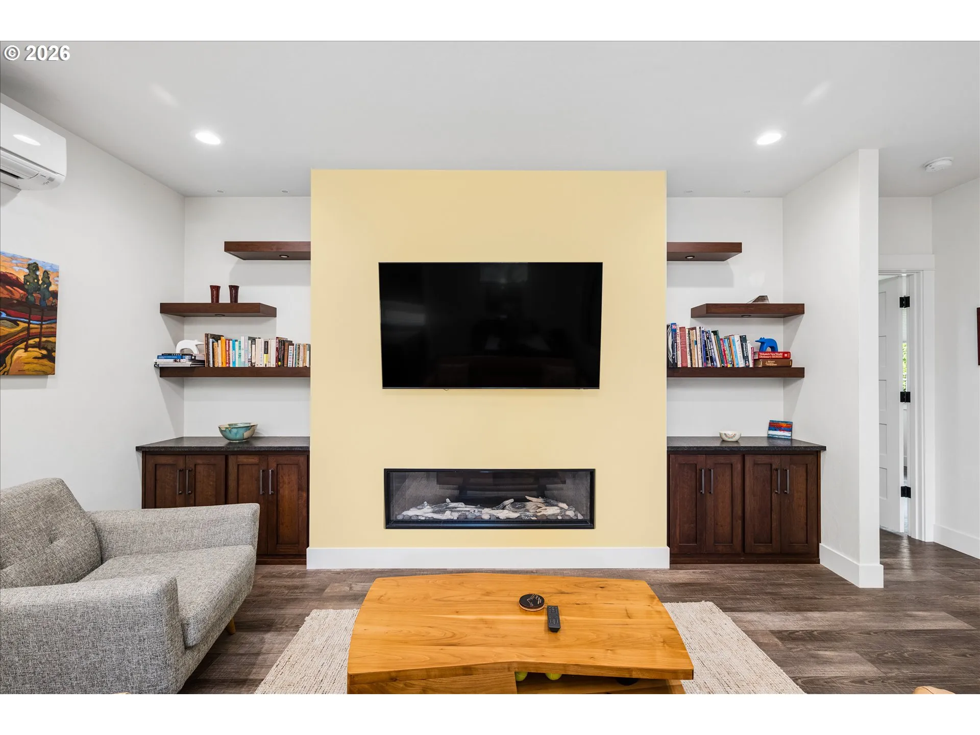 Living Room-Fireplace