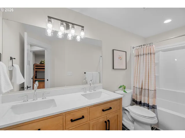 Bathroom-Upper