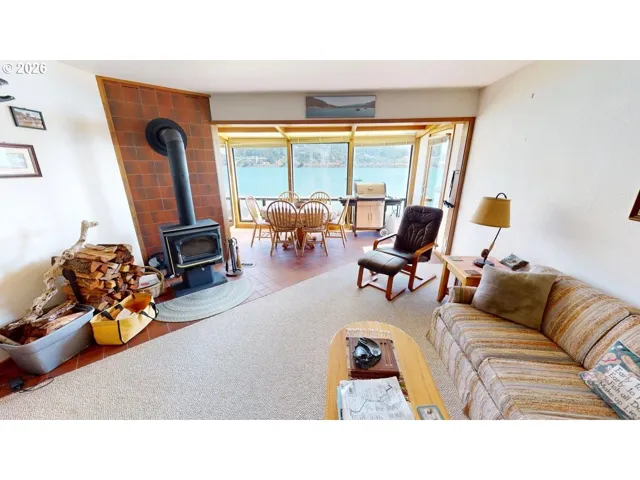 Living Room-Fireplace