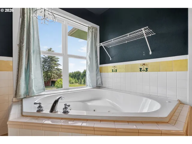 Owner's Suite Bathroom-Garden Tub