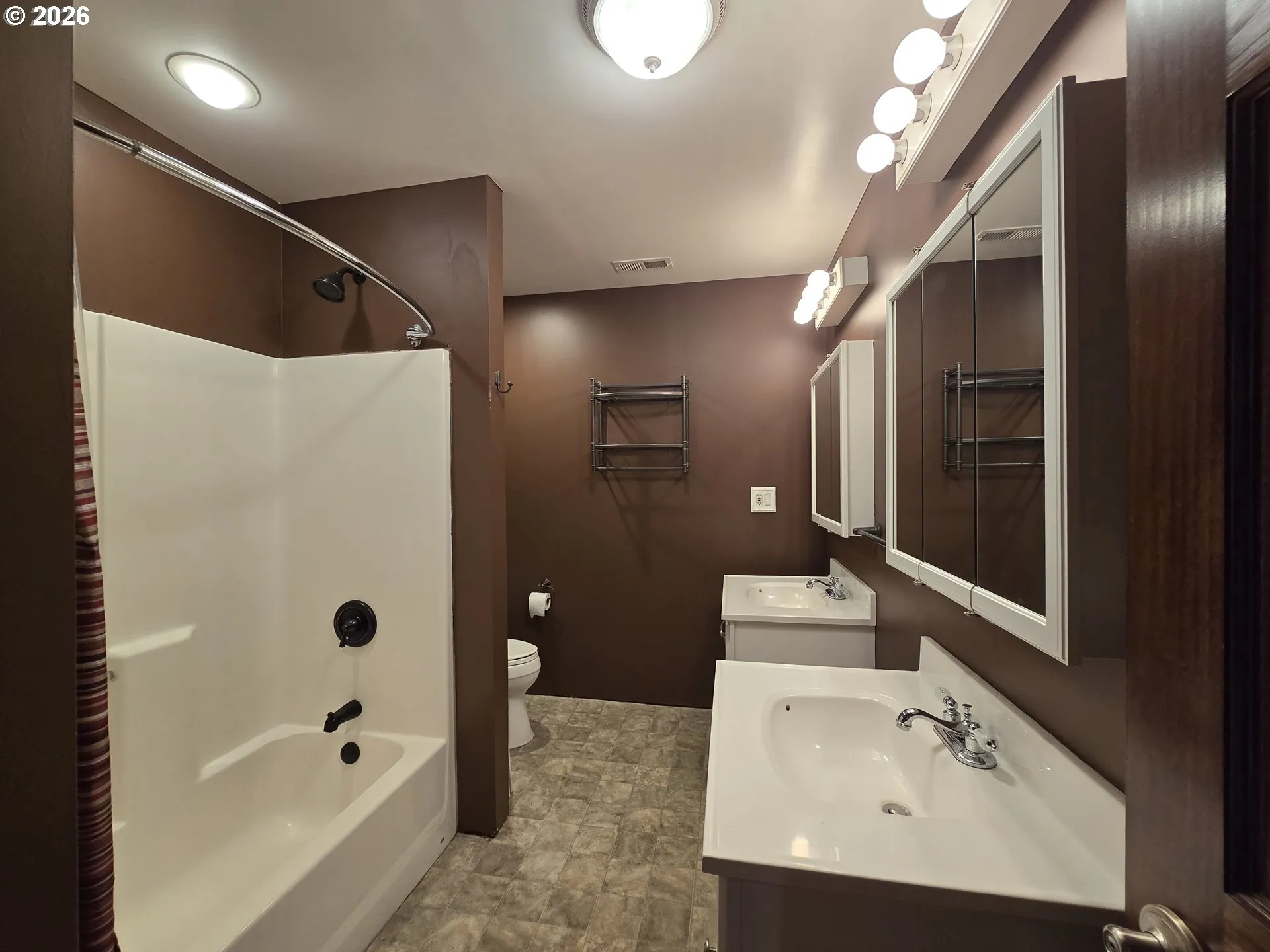 Bathroom-Upper