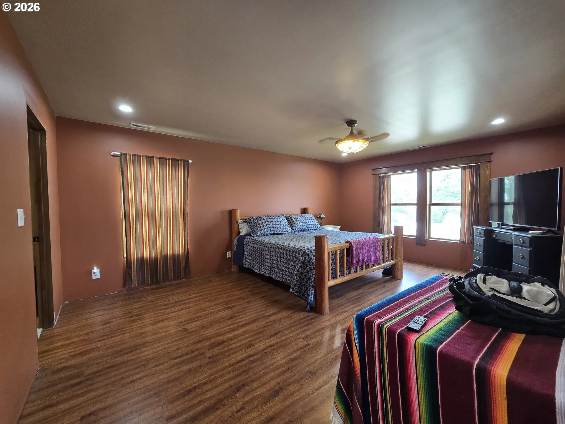 Primary Bedroom-Upper