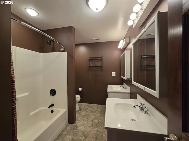 Bathroom-Upper