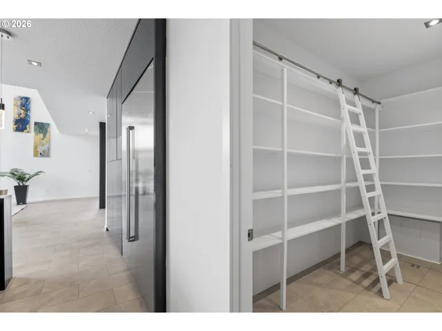 Pantry-Main