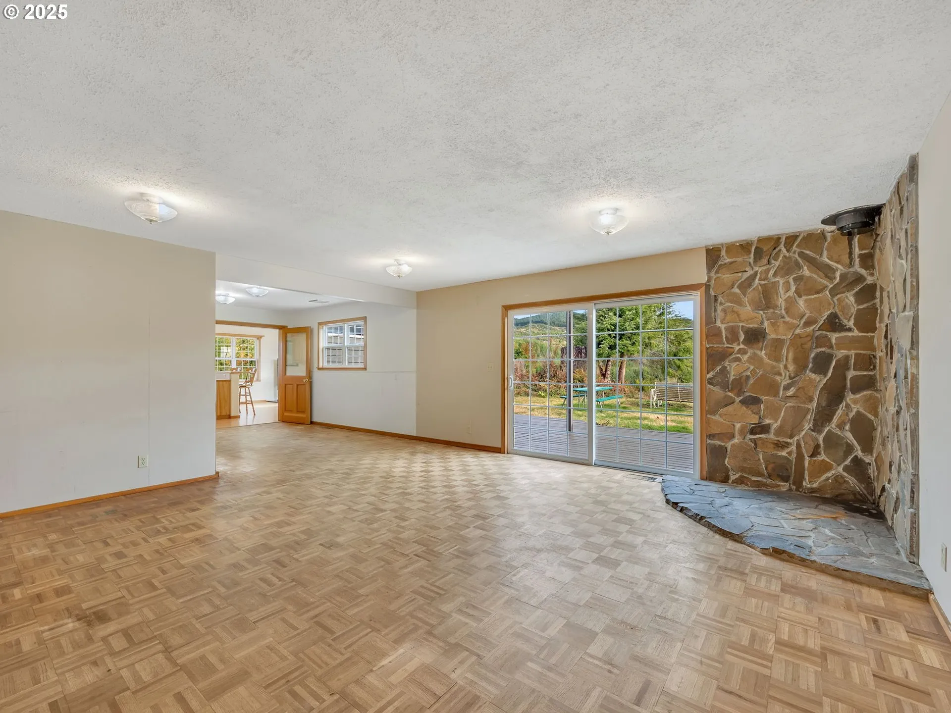 Living Room/Dining Room