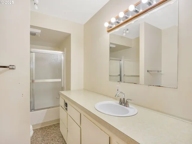 Bathroom-Upper