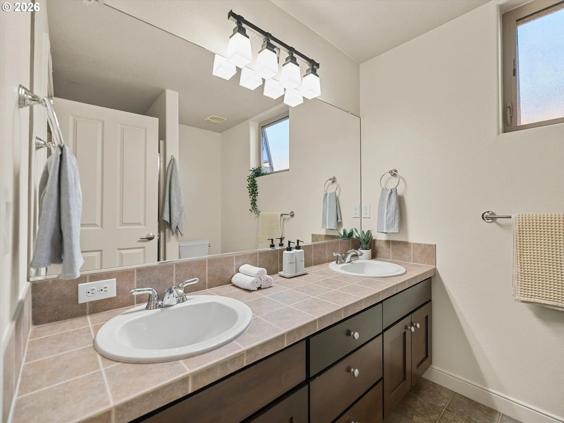 Bathroom-Walk in Shower