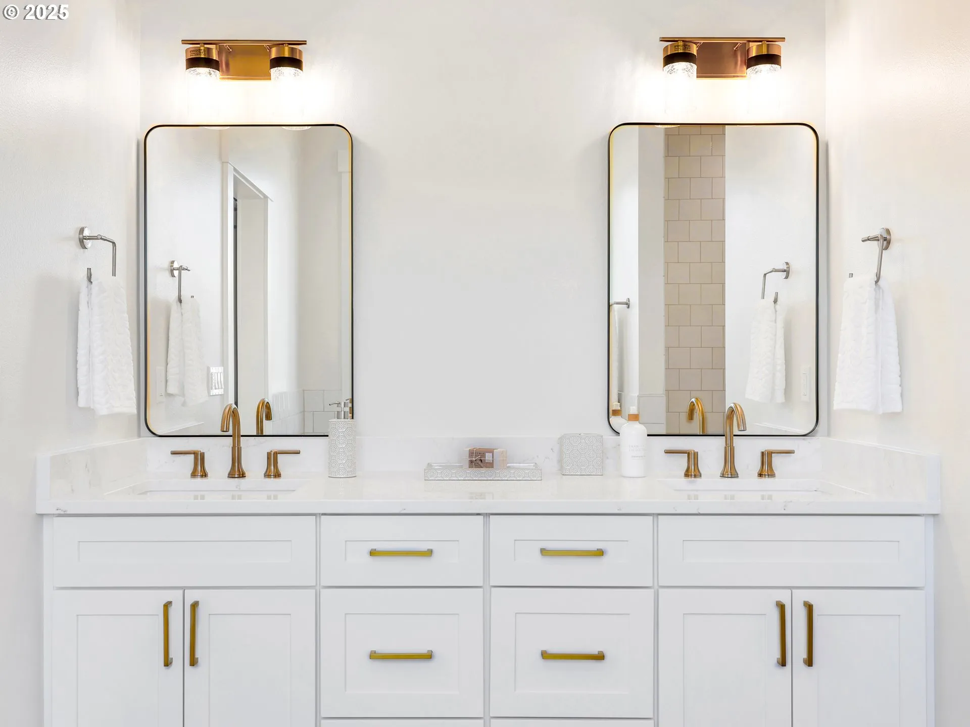 Bathroom, Attached-Double Sinks