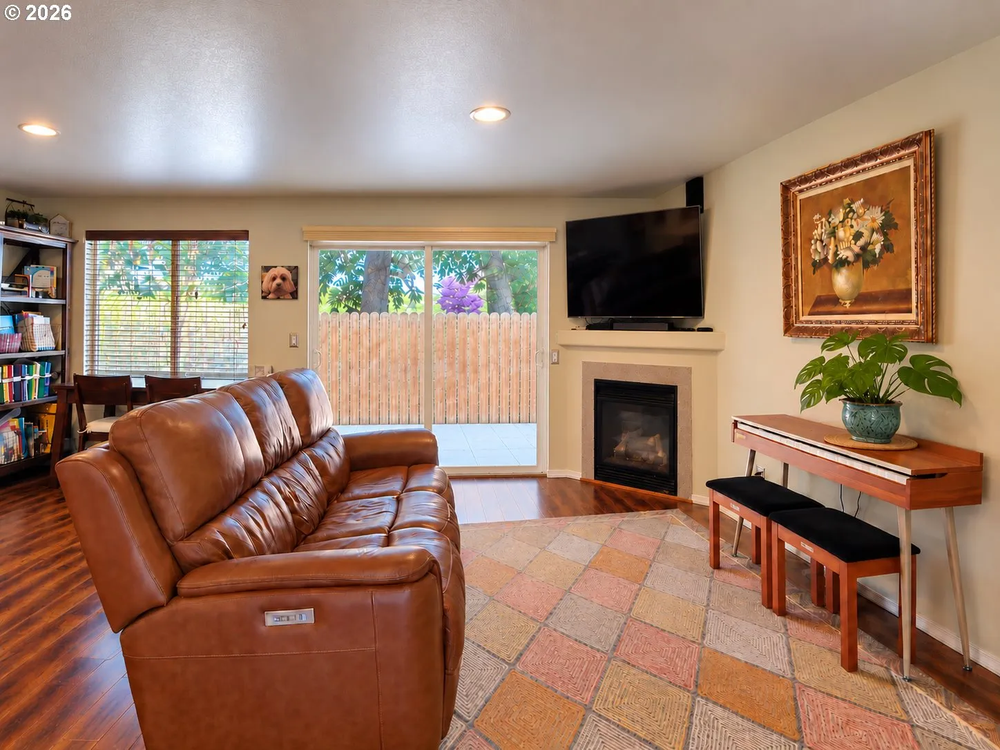 Living Room-Fireplace