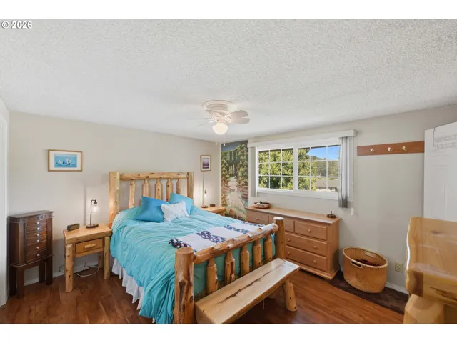 Bedroom, Primary-Ceiling Fan