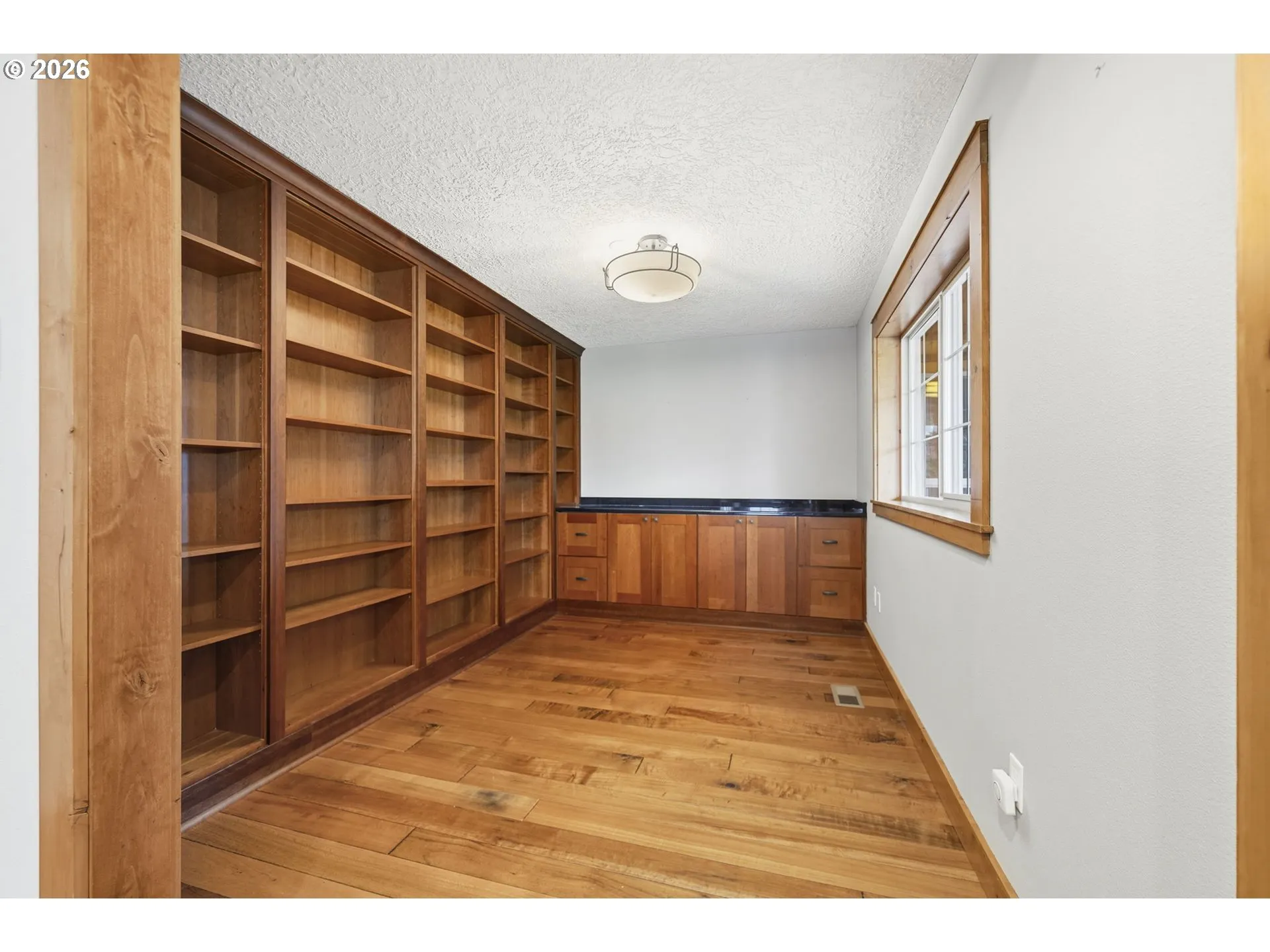 Den/Office-Main