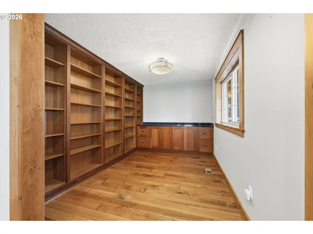 Den/Office-Main