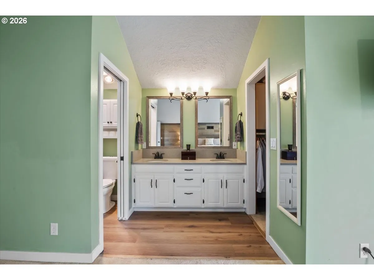 Primary Bedroom-Attached Bathroom