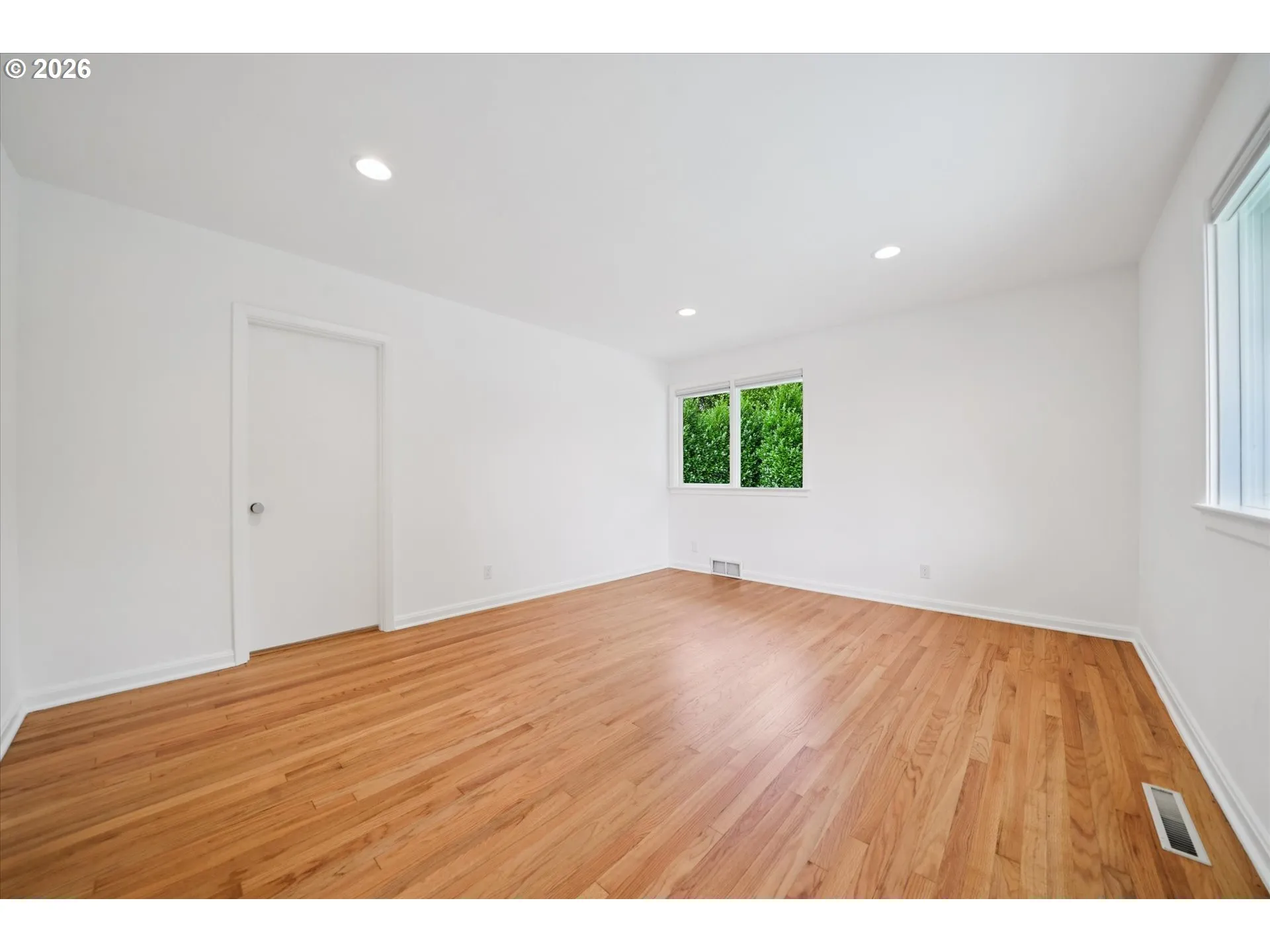 Bedroom, Primary