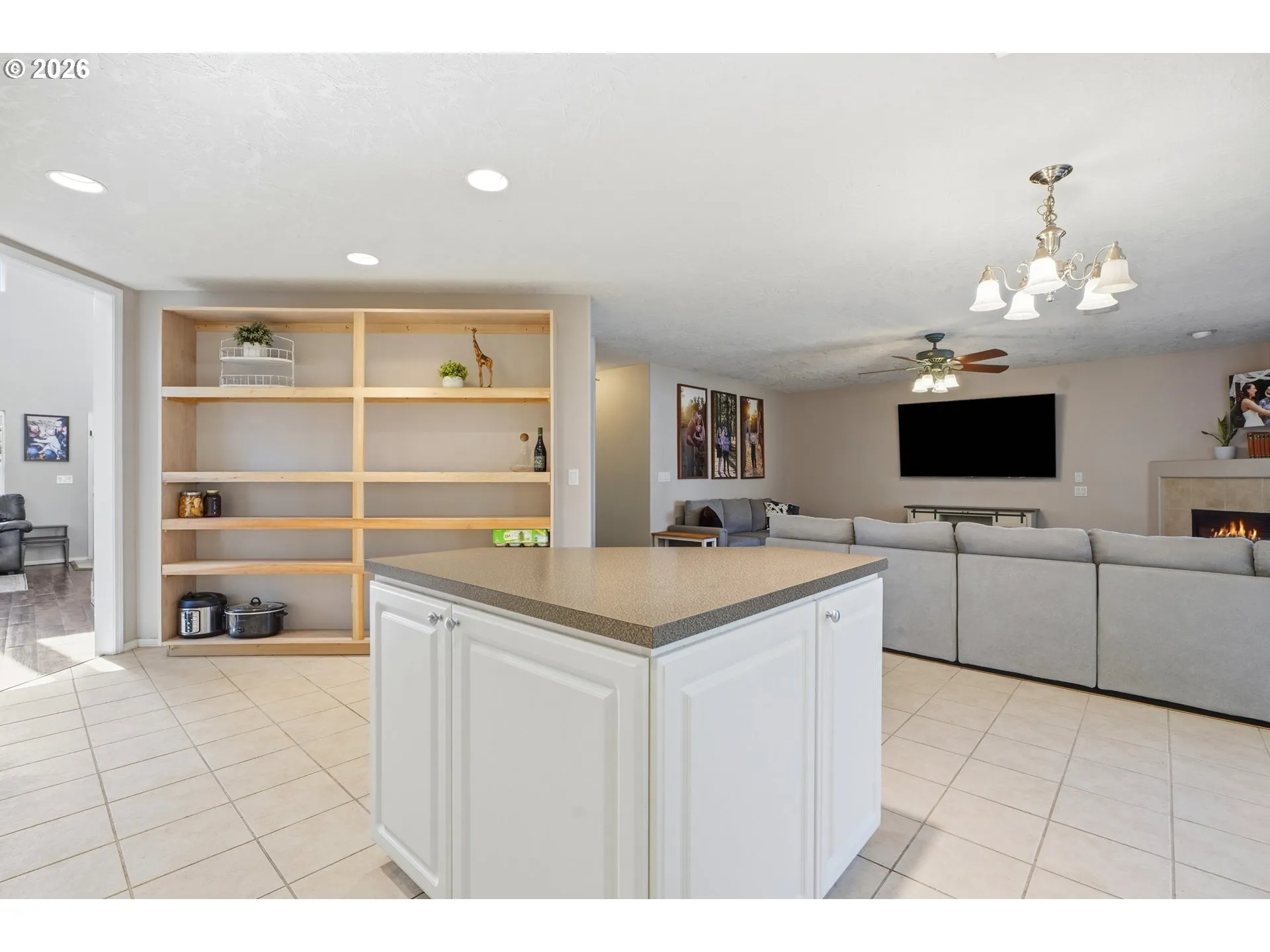 Kitchen/Family Room-Ceiling Fan