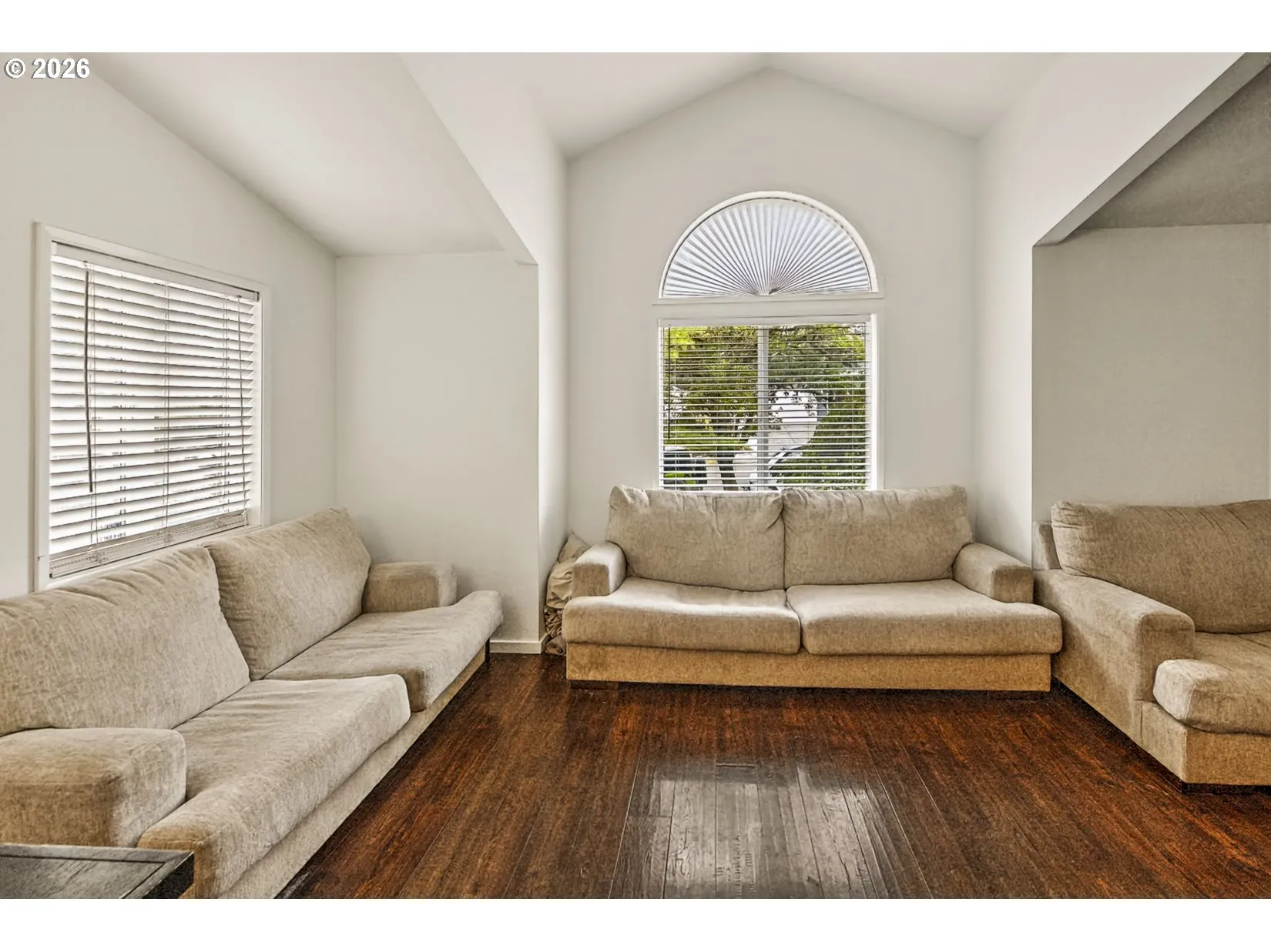 Living Room-Vaulted Ceilings