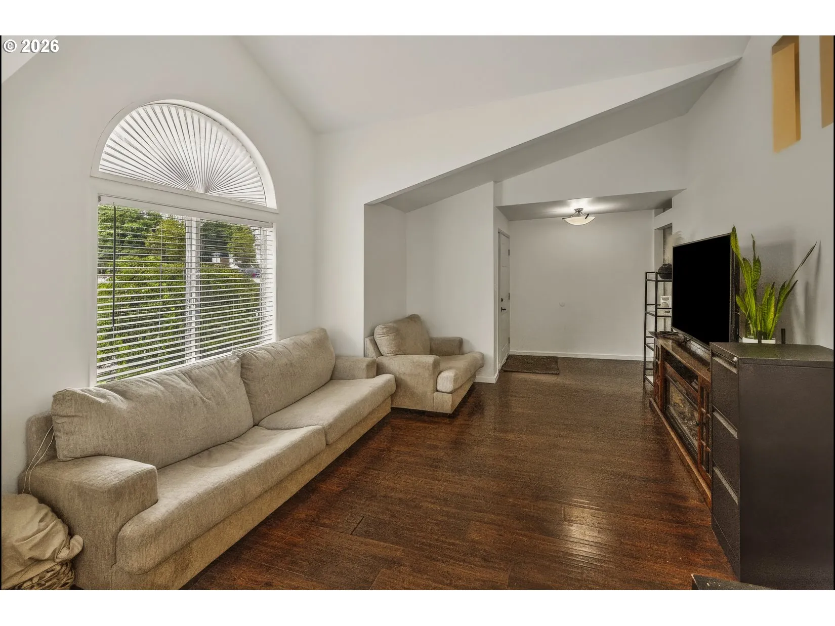 Living Room-Vaulted Ceilings