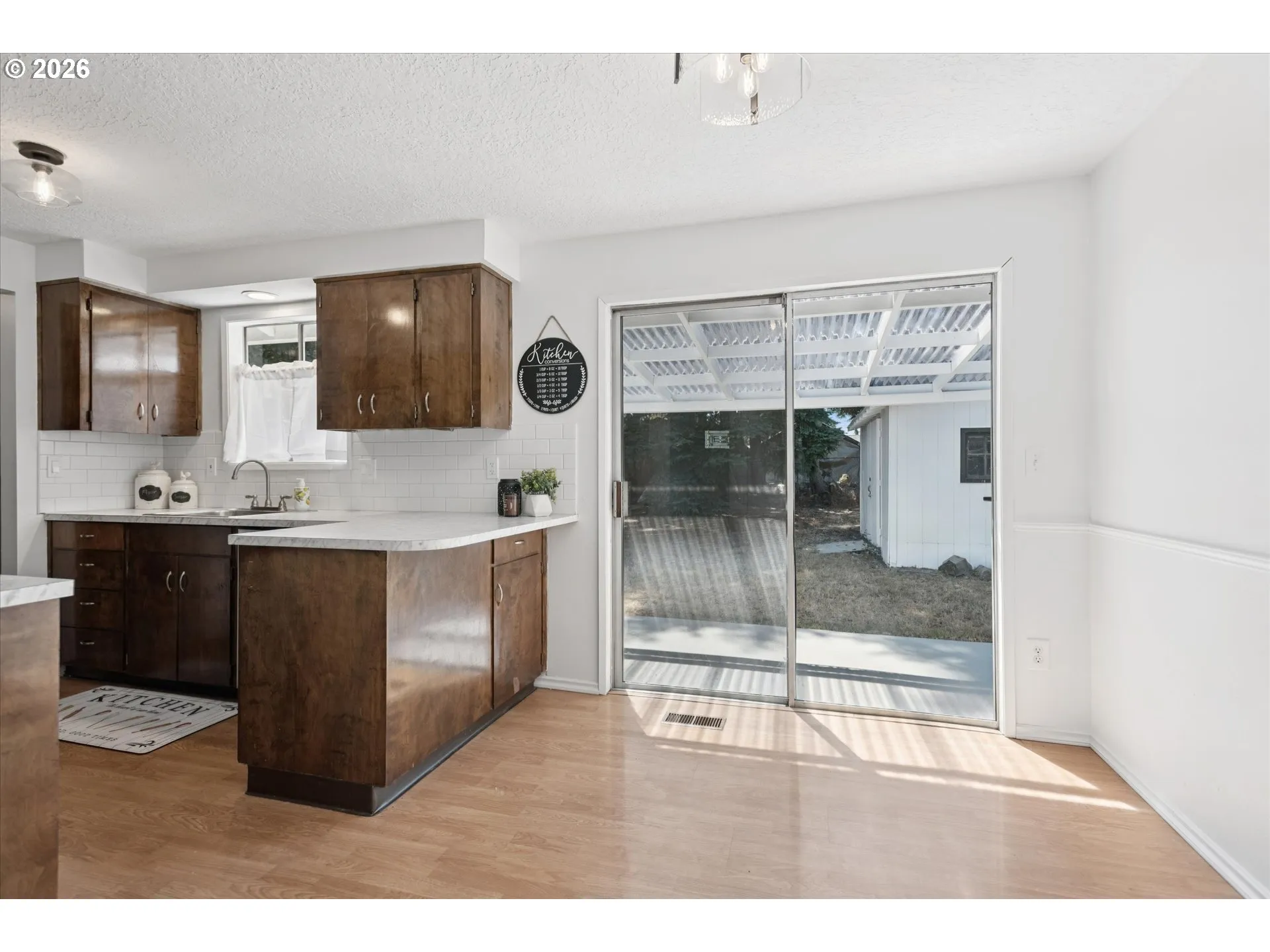 Kitchen-Eating Area