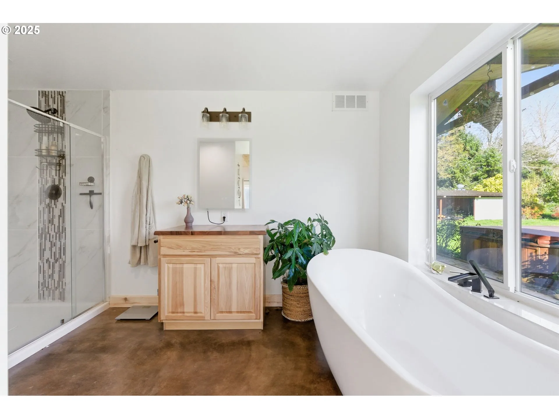 Bathroom, Attached-Main