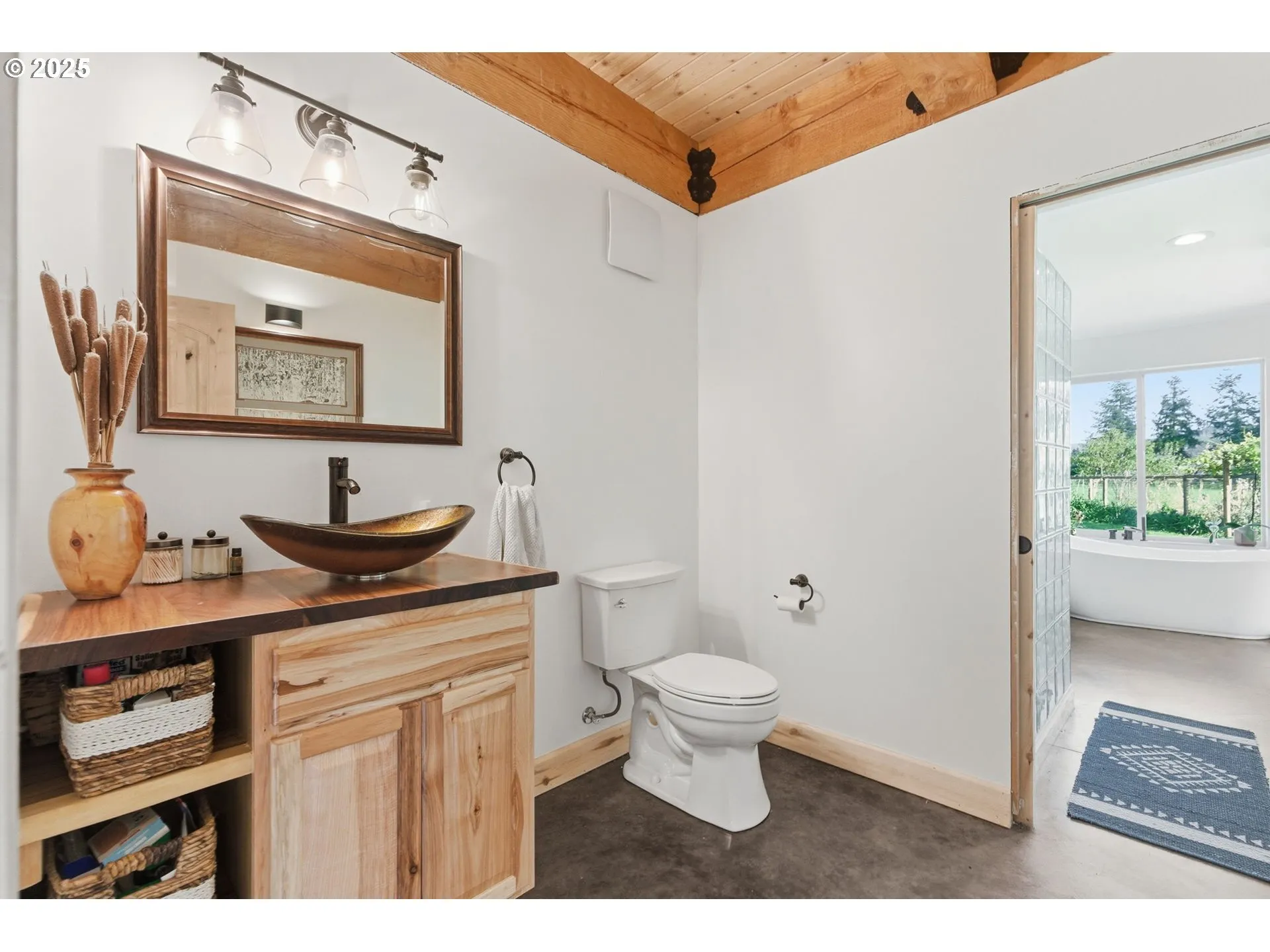Bathroom, Attached-Main