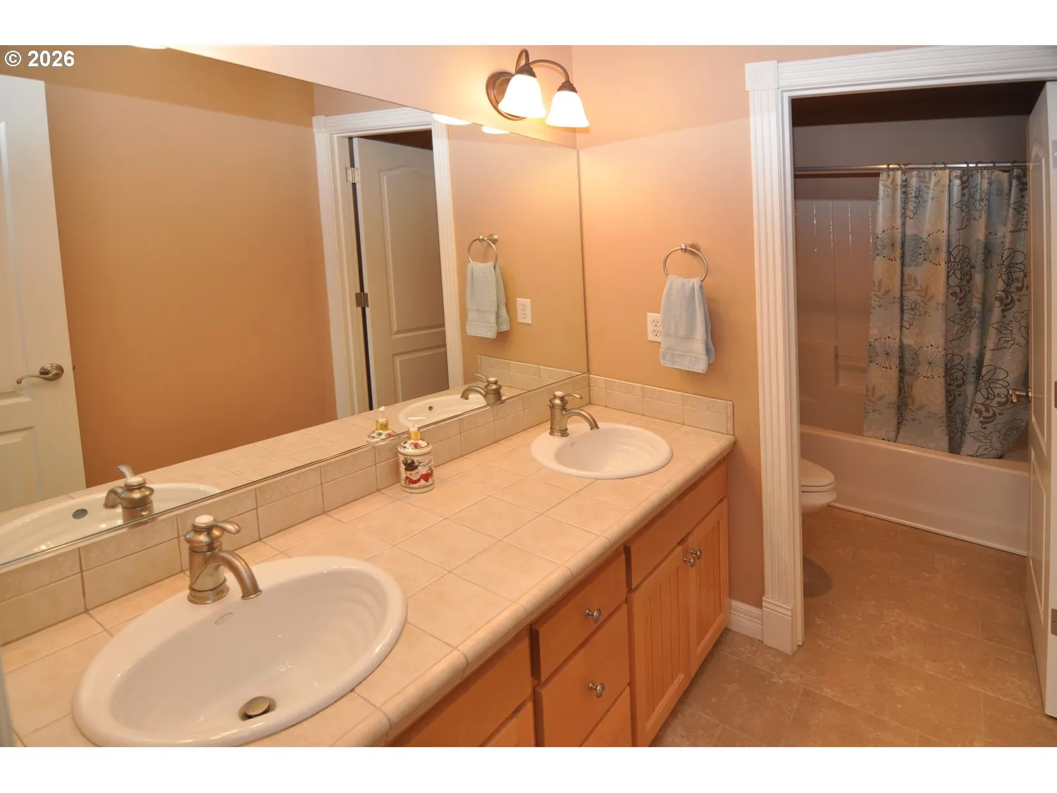 Bathroom-Upper