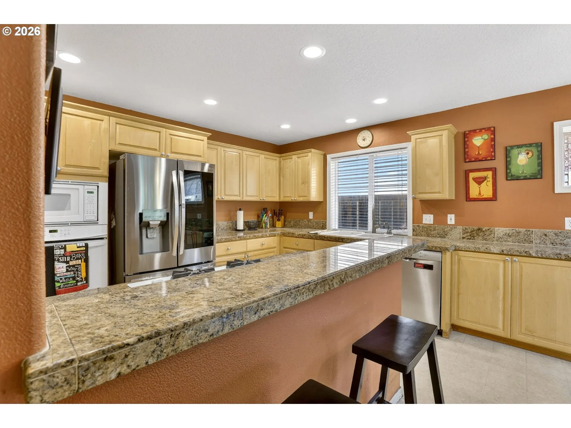 Kitchen-Breakfast Bar