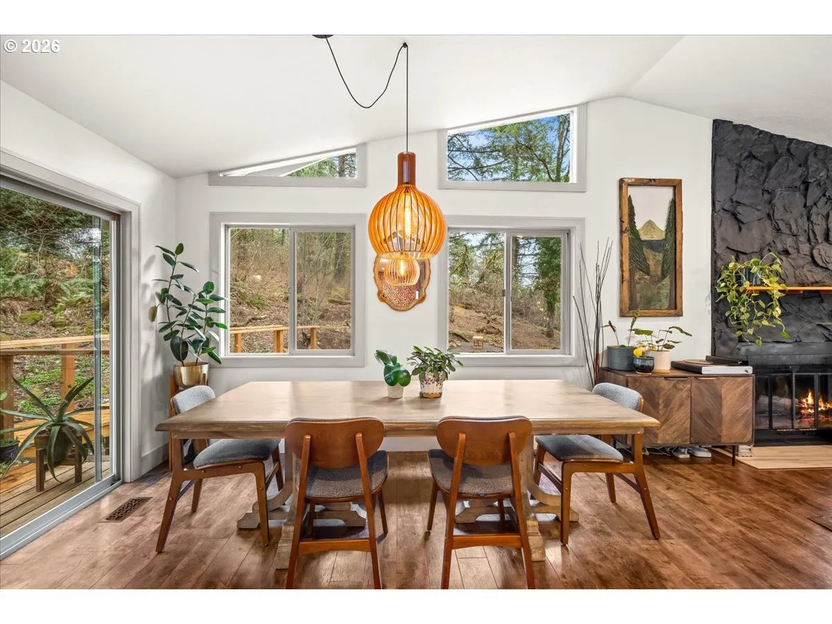 Dining Room-Vaulted Ceilings